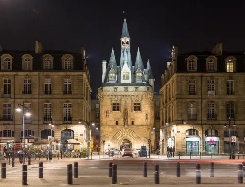 La Porte Cailhau : un monument historique incontournable à Bordeaux en Taxi ou VTC