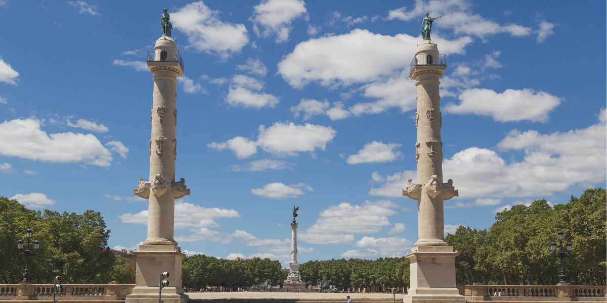 Visitez l'Esplanade des Quinconces en taxi Bordeaux